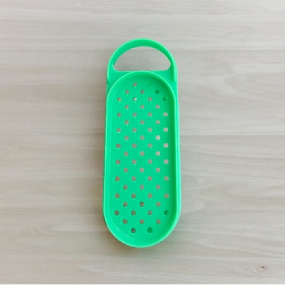 Like New VINTAGE Tupperware Jadeite Green Cheese Grater/Zester Made in Canada